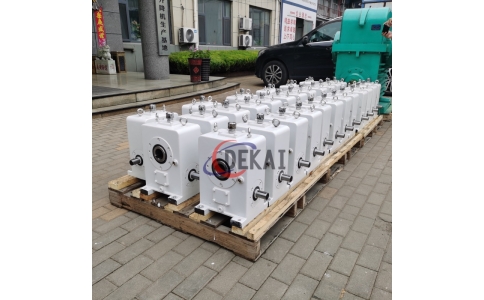 德凱非標(biāo)定制精密包絡(luò)蝸輪蝸桿減速機(jī)小側(cè)隙替代進(jìn)口